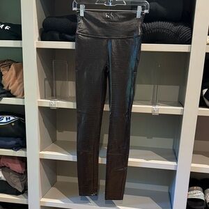 Textured Brown Croc-Print Leggings